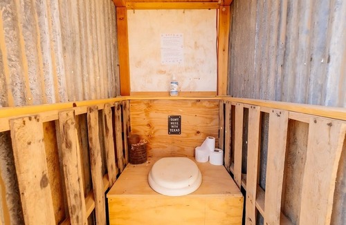 Alpine Cabin | A-Frame desert glamper with pool, wifi, pet-friendly.