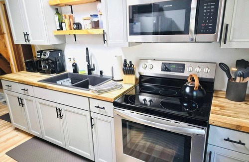 Jay Ski Chalet | A-Frame | Hot Tub | Dog Friendly | Fenced Yard