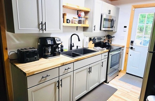 Jay Ski Chalet | A-Frame | Hot Tub | Dog Friendly | Fenced Yard