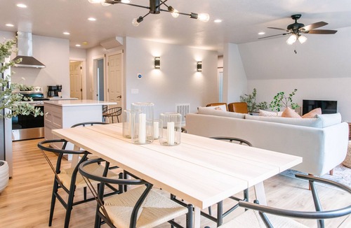 Donnelly House | A-frame Hot Tub Fire Pit Pet Friendly