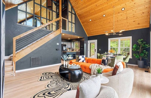 Whittier Cabin | A-Frame+Hot Tub+Sauna+Views by 5 Seasons Homestays