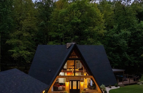 Galena Cabin | A-Frame I Hot Tub I Nature Play