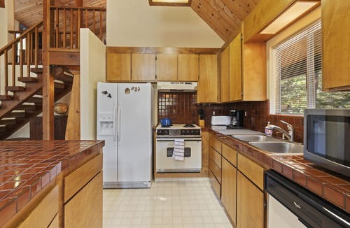 Arnold Ski Chalet | A-Frame Knotty Pine Chalet - Dogs Ok! Game Room with Pool Table, Basketball