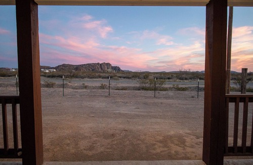 El Paso House | A-Frame On The Rocks! *RV CONNECTION ONSITE*