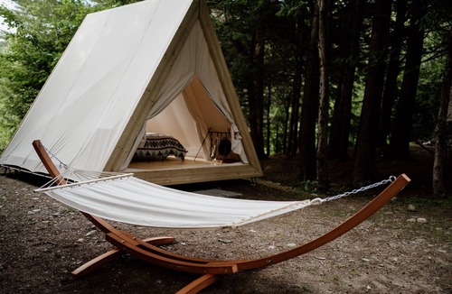 Thornton RV Rental | A-Frame Site 2 | Queen Bed | Pond View