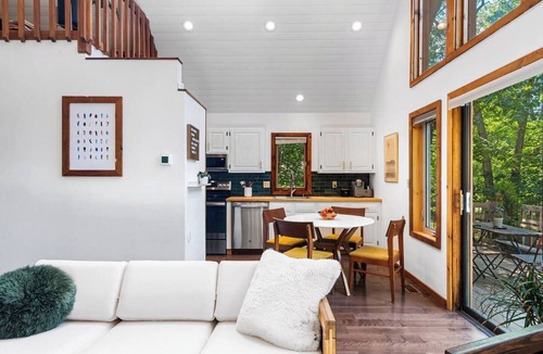 East Stroudsburg Ski Chalet | A-Frame | Ski | Hike | Hot Tub | Firepit