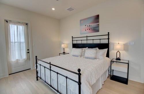 San Jacinto House | A Galveston Modern with Panoramic Views for Summer