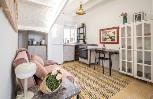 Urunuela House | A garden among vineyards, for 6