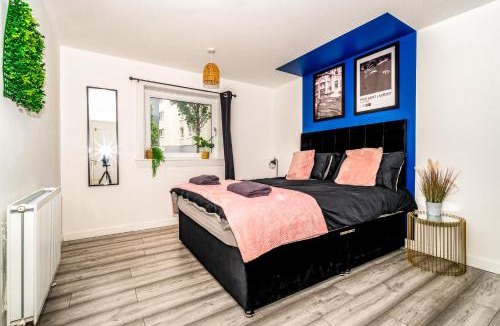 Greenock Apartment | A Gem in Greenock - Sleeps 8