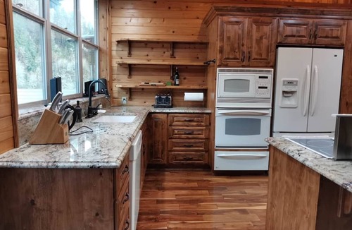 Mapleton Apartment | A Gem on The Siuslaw