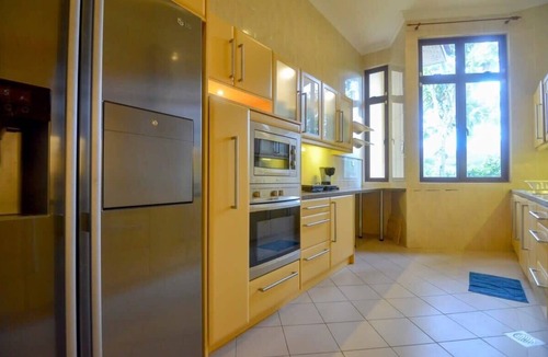 Ampang Apartment | A Generous & Cozy 5BR Unit in Ampang, FREE Parking