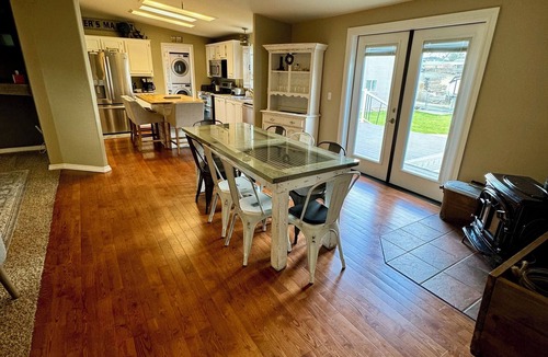 Lewiston House | A Getaway Home~ Families & Big Groups