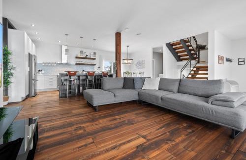 Venise-en-Quebec Ski Chalet | A Getaway on Lake Champlain