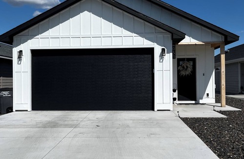 Stratford House | A getaway you need with some golf & lake