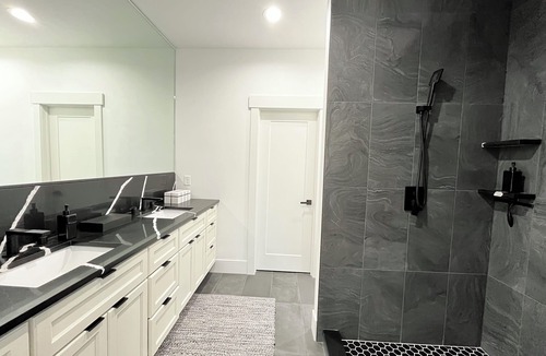 Stratford House | A getaway you need with some golf & lake