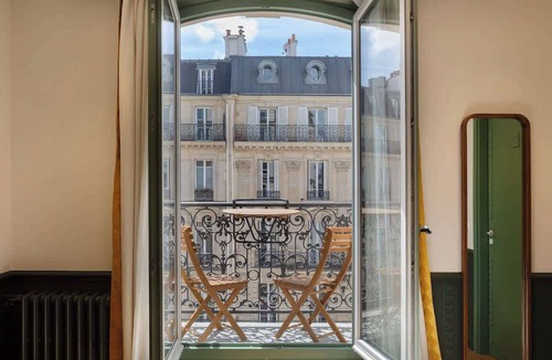 Quartier Saint-Georges Apartment | A Glowing 3BR/3BA with Services in Opéra