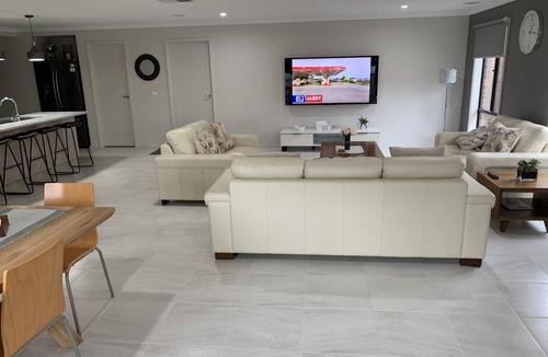 Shepparton House | A Golfer's Haven