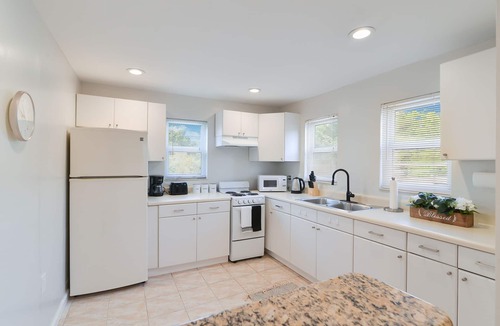 Parkside Condo | ☀ A Gorgeous City Condo☀