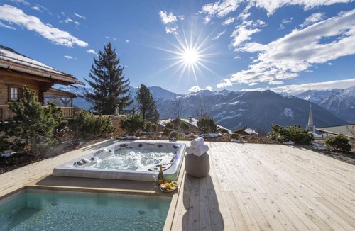 Verbier Ski Chalet | A GRAND VERBIER LUXURY WITH PVT JACUZZI AND POOL