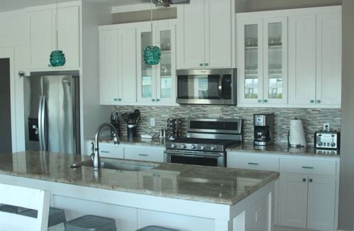 Port Bolivar House | A Great Getaway, 5⭐️, 2nd Row Home w/Great Views & Many Amenities."
