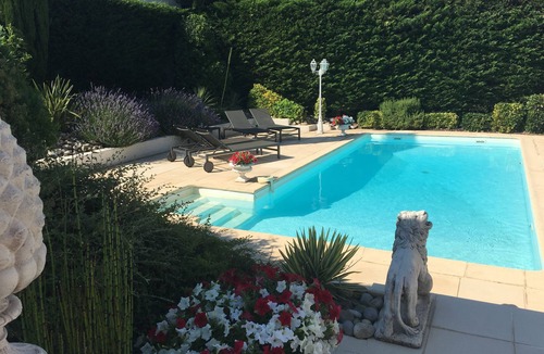 Carcassonne House | A green and refined setting for a mythical swimming pool in Carcassonne