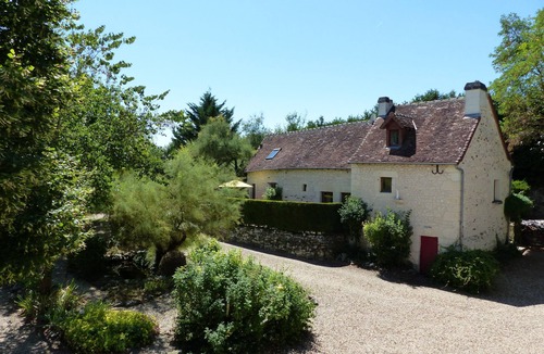 Marce-sur-Esves House | A green oasis in southern Touraine