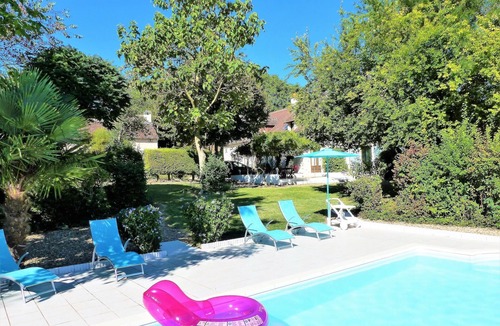 Marce-sur-Esves House | A green oasis in southern Touraine