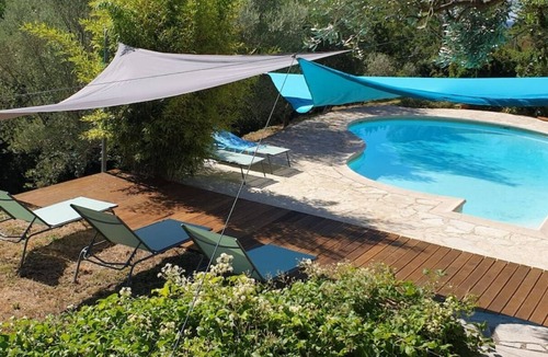 Tourrettes House | A green setting between sea and mountains