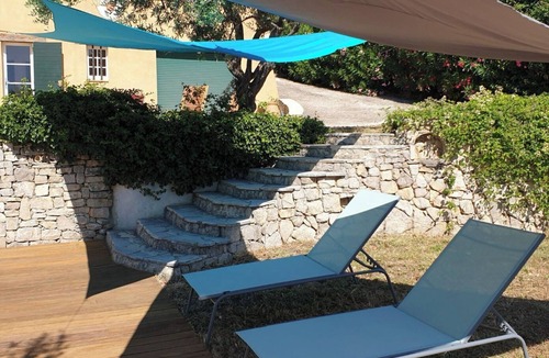 Tourrettes House | A green setting between sea and mountains