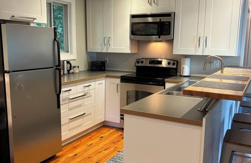 Alcona House | A Greyt Escape at Innisfil Beach