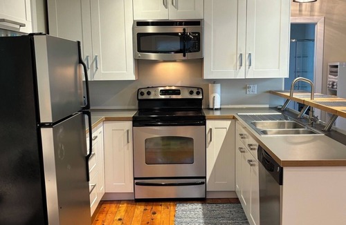 Alcona House | A Greyt Escape at Innisfil Beach