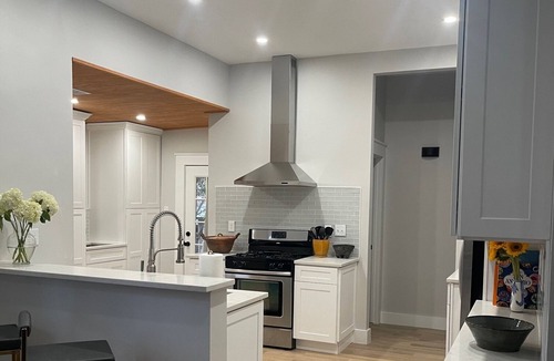 Mahncke Park House | A guest favorite! Charming 2-bedroom house- stylish comfort in a great area