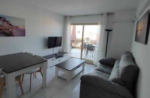 Sant Carles de la Rapita Apartment | A. H. Rentals Carles III Apartment 150mtrs beach