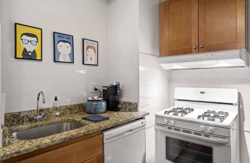 Uptown Apartment | A Hand-some Place Near Wrigley