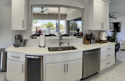 Punta Gorda House | A Happy Place waiting for you. Just 7 minutes away from Fisherman’s Village!