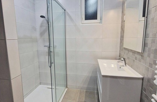 Issy-les-Moulineaux Apartment | A haven of peace between Paris and Versailles