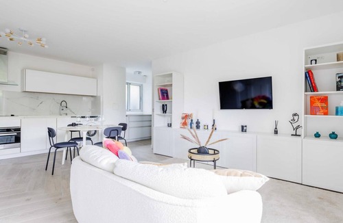 Neuilly-sur-Seine Apartment | A Haven of Peace in Neuilly sur Seine