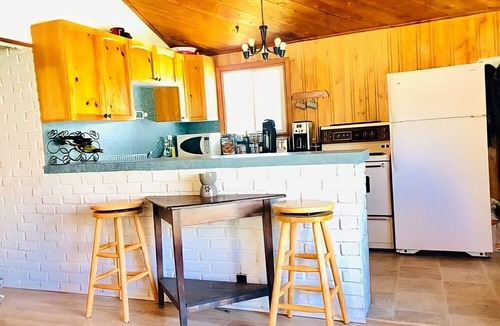 The Bluff Ski Chalet | A Haven of peace on parler beach!