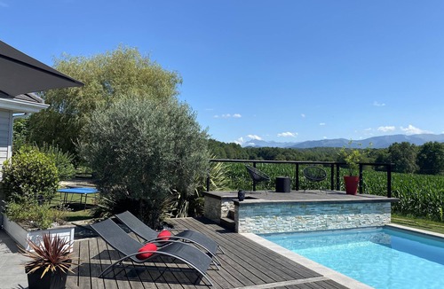 Coarraze House | A haven of peace facing the mountains