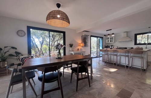 Saint-Drezery Villa | A haven of peace in a pine forest