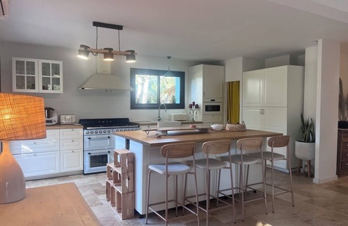 Saint-Drezery Villa | A haven of peace in a pine forest
