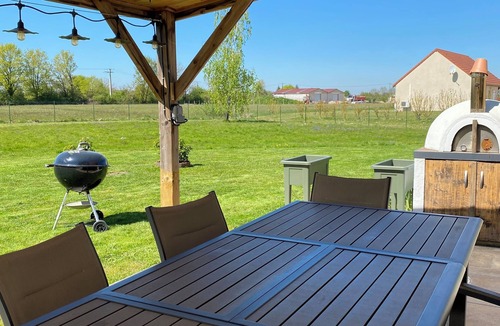 Juif House | A haven of peace in the countryside! Family home with swimming pool and large enclosed garden