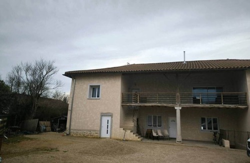 Les Echets Apartment | A haven of peace near Pérouges, charm and comfort