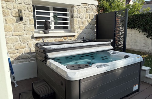 Clamart House | A HAVEN OF PEACE ON THE OUTSKIRTS OF PARIS