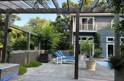 Bridgehampton House | A Hidden Bridgehampton Retreat w/Pool + Tennis