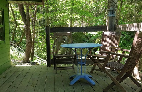 St Gervais sur Mare Cabin | a hidden hut with a terrace overlooking the forest
