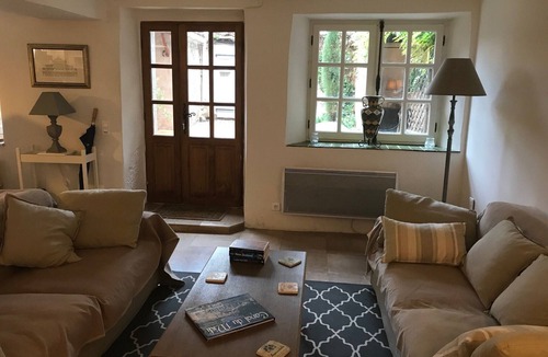 Villeneuve-Minervois House | A 'Hidden Gem', In Its Own Private Walled Courtyard Just Outside Carcassonne