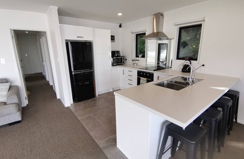 Taupo Bay House | A Hidden Gem - Taupo Bay