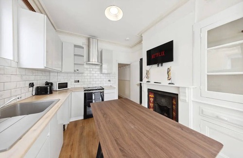 Gillingham Apartment | A Hidden Gem: Victorian Elegance in Gillingham