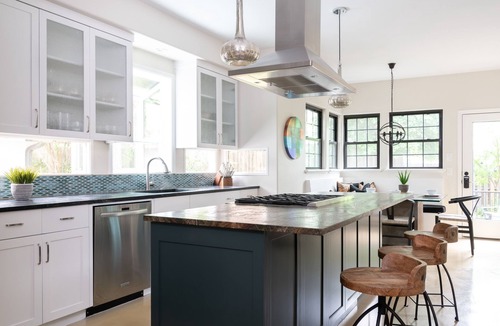 Riverside House | A Hidden Retreat, Entertainer's Dream Downtown!